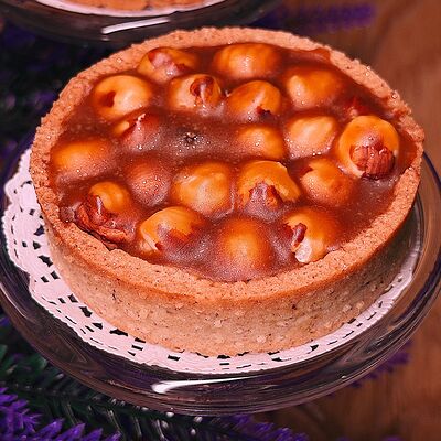 Тарт фундук-карамель в Кондитерская Эклер по цене 349 ₽