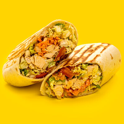 Фирменный ролл с курочкой в WOK&GO по цене 309 ₽