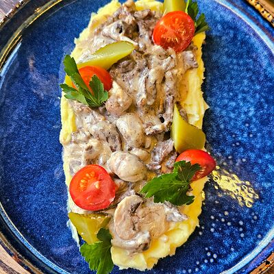 Бефстроганов с говядиной в RestoРай по цене 1200 ₽