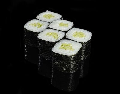 Мини-ролл с огурцом в Lucky Pizza по цене 179 ₽