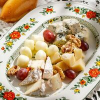 Ассорти сыров в Катюша Katyusha