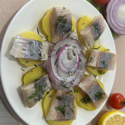 Селедочка с картофелем в Вкус Грузии по цене 470 ₽