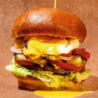 Чизбургер с охотничьими колбасками в Антрекот по цене 775 ₽