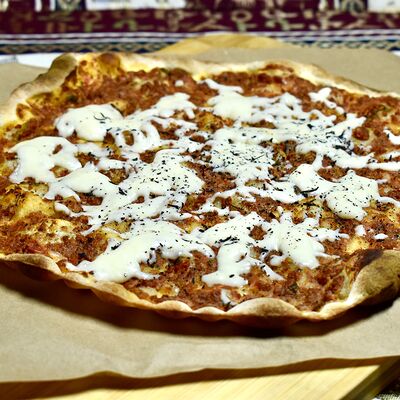 Лахмаджо с говядиной и с сыромв Арм Гриль по цене 500 ₽