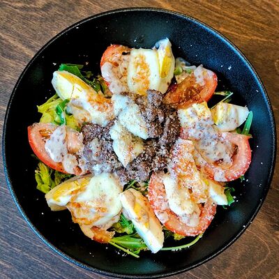 Салат с печенью в Сидрерия Батя по цене 660 ₽