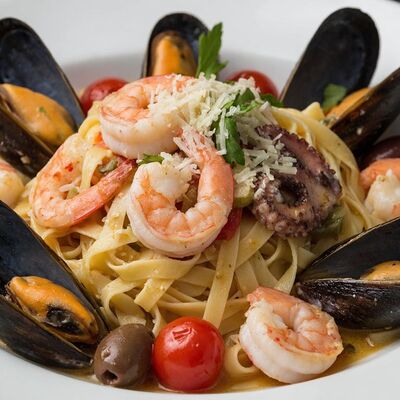 Фетучини с морепродуктамив Gastrobar Лучшая еда с доставкой по городу по цене 730 ₽