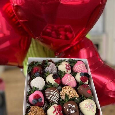 Клубника в шоколаде сет Сладкое признание в Клубника в шоколаде Simple Berry по цене 8989 ₽