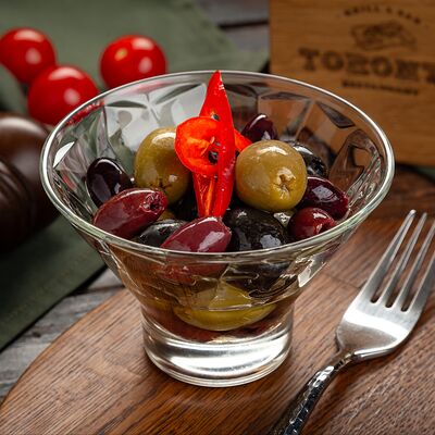 Оливки и маслины гигант в Toronto по цене 790 ₽