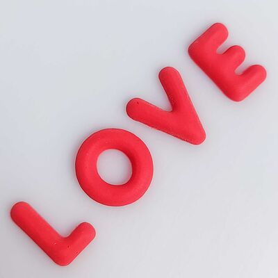 Шоколадные буквы Love в Клубника в шоколаде VeryBerryLab по цене 250 ₽