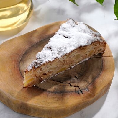 Бисквит с яблоками в Петрушка по цене 192 ₽