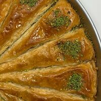Классический ховуч с грецким орехом в Афрасиаб