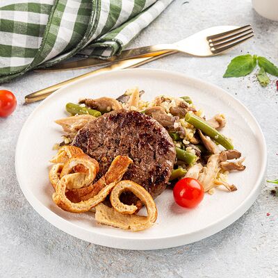 Бифштекс с булгуром и омлетом в Магбургер & Братья Караваевы по цене 269