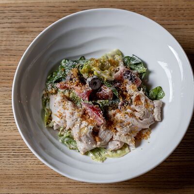 Цезарь с индейкой в Blush по цене 890 ₽