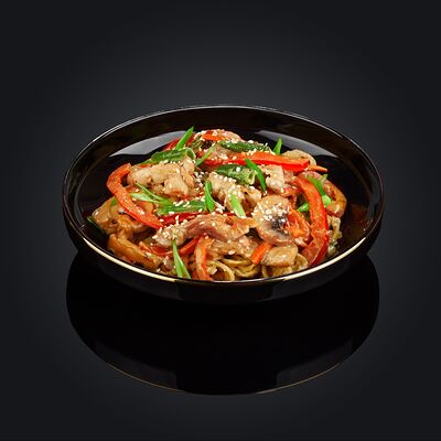 Вок с курицей в Фудзи Суши по цене 420 ₽