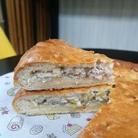 Пирог с курицей, картошкой и грибамив Сытый Пёс