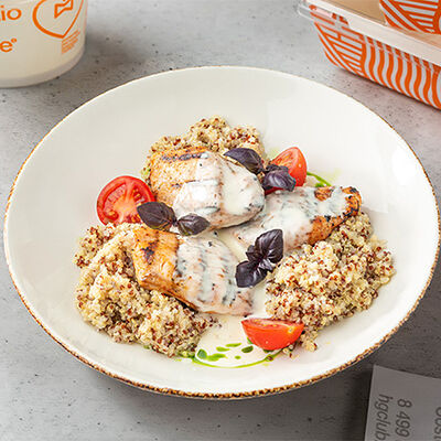 Куриная грудка с киноа в iL Патио по цене 725 ₽