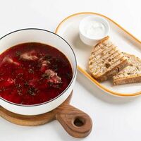 Д Борщ с цельнозерновым хлебом в Вольсов