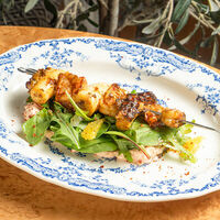 Сувлаки Креветка-осьминог в Grecco