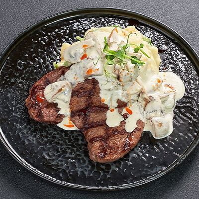 Медальоны из вырезки с картофельным пюре в Lafa Lounge по цене 1190 ₽