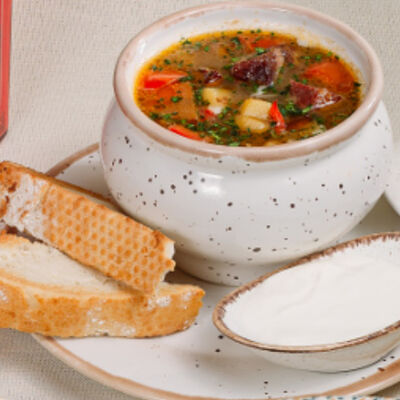 Суп-гуляш со сметаной и чиабаттой в Паста Фэмили по цене 640 ₽