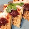 Вафли со сметаной и клубникой в 801 по цене 330