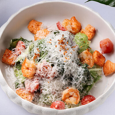 Цезарь с креветкой в Юность у моря по цене 990 ₽