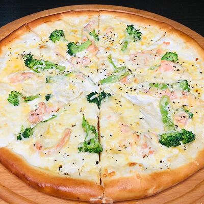 Пицца Семга и брокколив Wasabl по цене 830 ₽