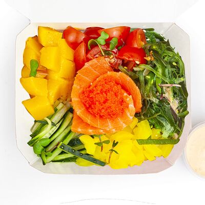 Поке с лососем в Каратэ Cуши по цене 665 ₽