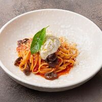 Тальятелле с оливками и сыром страчателла в Искра Бистро