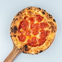 Неаполитанская пицца Пепперони в Pizza25