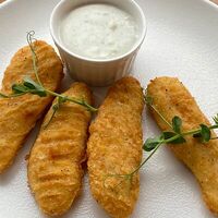 Куриные стрипсы с соусом Блю чиз в Casa Mia