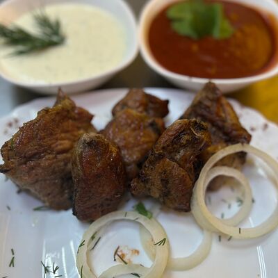 Шашлык из cвинoй мякоти в лаваш & мясо по цене 217 ₽