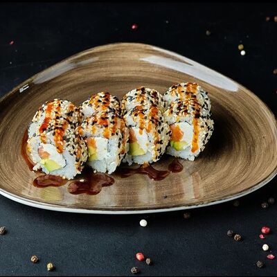 Ролл Филадельфия в кунжуте в Mesto Sushi & Grill по цене 640 ₽