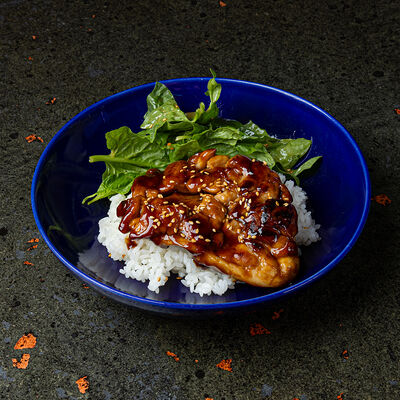 Цыпленок в соусе терияки с рисом в Sumo Izakaya по цене 870 ₽