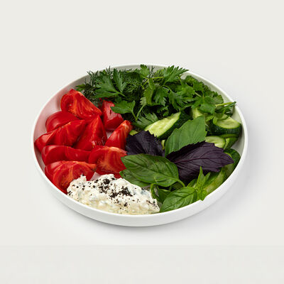 Розовые томаты и огурцы с чесночным соусом и кариб в VASILCHUKI Chaihona №1 по цене 650