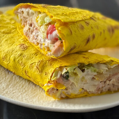 Шаверма в Сырном лаваше в Мясо на мангале по цене 320 ₽