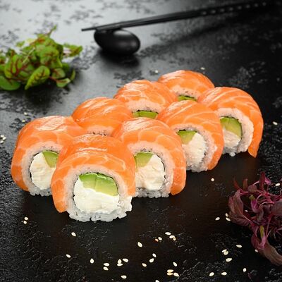 Филадельфия с авокадо в Суши Профи по цене 1379 ₽