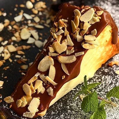 Сан-Себастьян чизкейк в Парус по цене 650 ₽