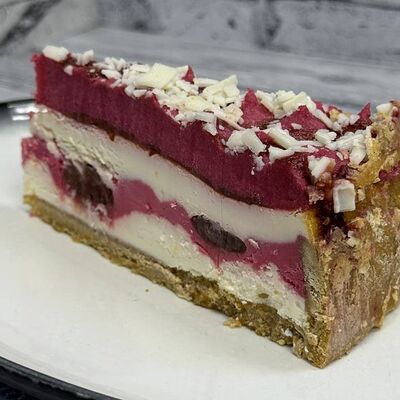 Чизкейк Малиновый взрыв в Лацио пицца по цене 460 ₽