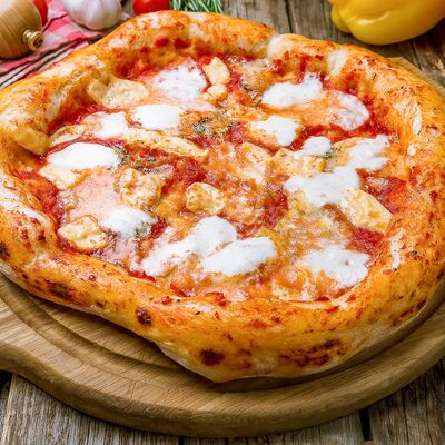 Пицца Четыре сыра в Гастролавка Бородинского по цене 530 ₽