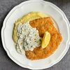 Хрустящий куриный стейк с картофельным пюре и соусом из белых грибовв Vivant по цене 700