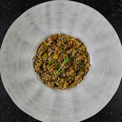 Чесночный рис с овощами в Restobar Первый & Ресторан доставки Личный повар по цене 249 ₽