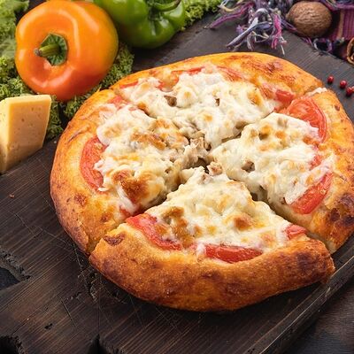 Пицца-мини с курицей в Шашлык юга Краснодар по цене 470 ₽