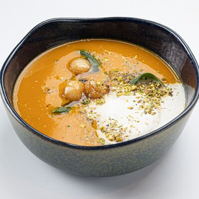 Тыквенный крем-суп с гребешком и шафраном в Барслона по цене 530 ₽