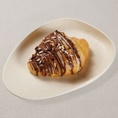 Круассан с шоколадом в Мука и Фартук по цене 360 ₽