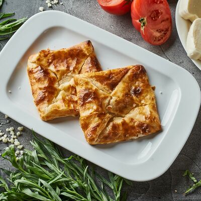 Слоеное хачапури в Ресторан Яуза по цене 500 ₽