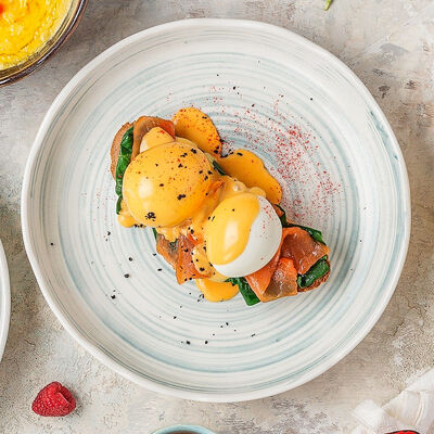 Бенедикт с беконом в Двор Помидор по цене 440