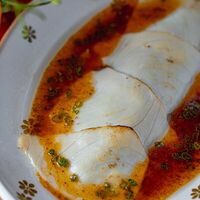 Татаки из масляной рыбы, огурец, трюфельный соус в Phantom