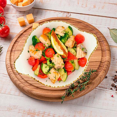 Филе форели с овощами в Солянка по цене 813 ₽