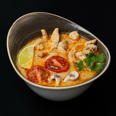 Суп том ям с курицей в СушиТаяки по цене 913 ₽